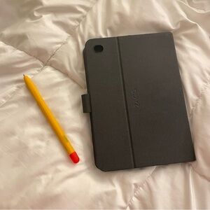 ZAGG black Gray Case with Stylus pencil